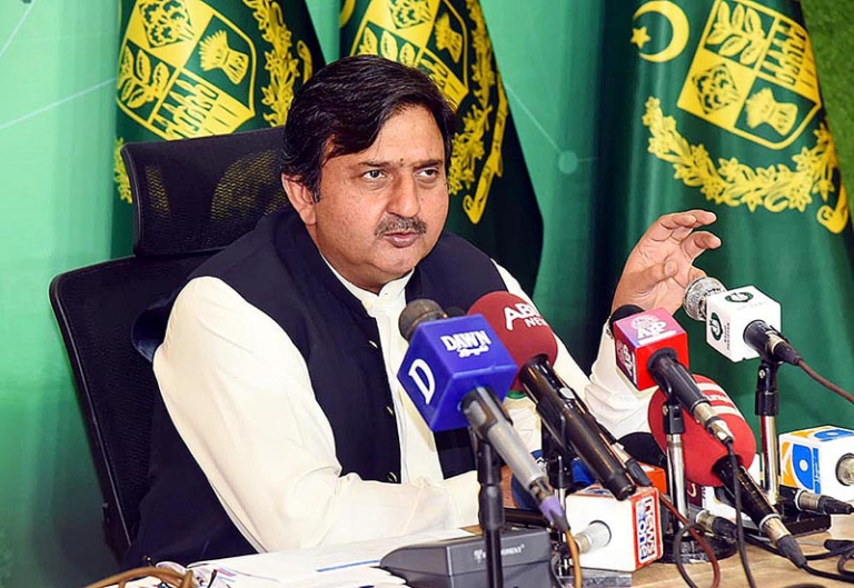 جنرل باجوہ دوسری ایکسٹینشن نہیں چاہتے تھے، پہلی غلط اور دوسری توسیع کو جرم قرار دیتے تھے