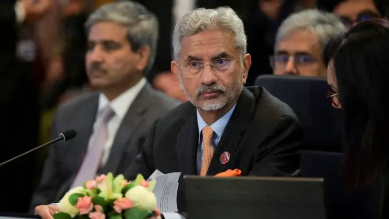 Indian FM rules out bilateral talks during rare visit to Pakistan for SCO summit