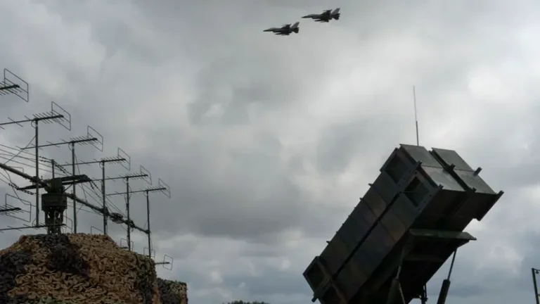 Ukraine says detained agents spotting F-16 jets for Russia