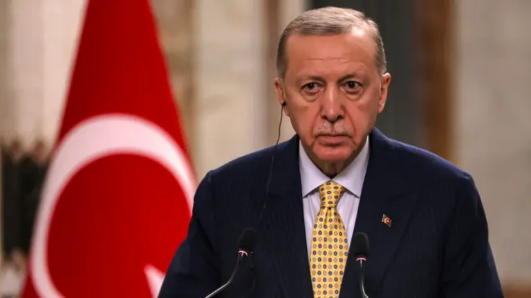 Erdogan says Kurdish militants in Syria will be buried if they do not lay down weapons