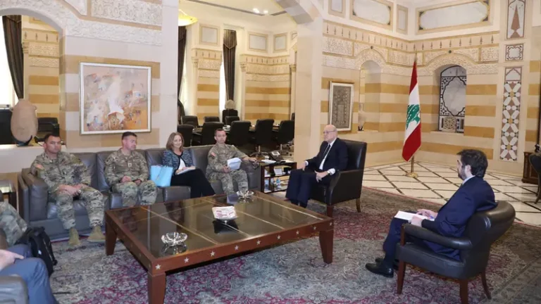 US military general meets Lebanon PM to discuss Hezbollah-Israel ceasefire deal