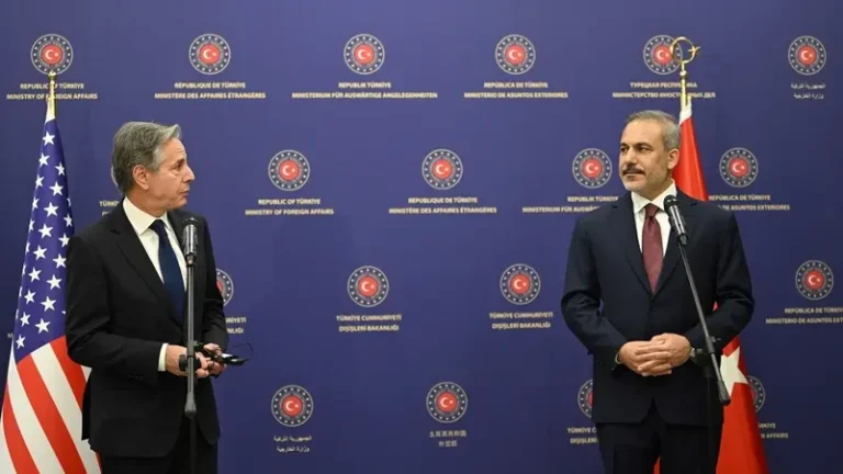 Blinken, in Turkey, stresses need to keep ISIS contained in Syria