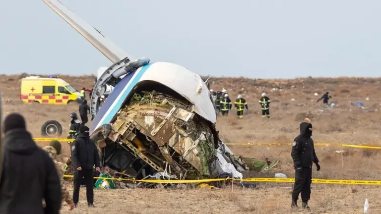 Kremlin says will not comment on reports Azeri plane downed by Russian defense