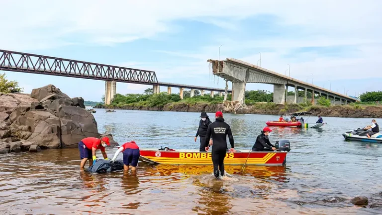 Death toll in Brazil bridge collapse rises to 10