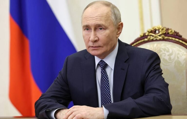 Putin issues orders to draft Basics of State Language Policy by June 1