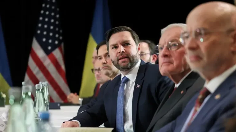 Trump team makes confused start to Ukraine diplomacy