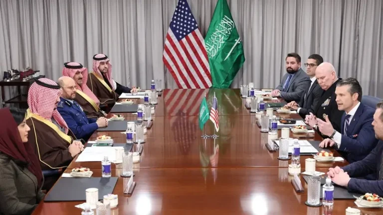 Top US general reaffirms US commitment to security of Saudi Arabia