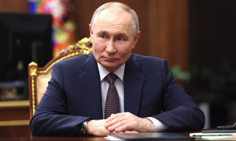 Kremlin disputes Trump comments that Russia would accept Nato peacekeeping troops in Ukraine