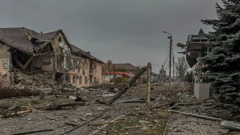 Traces of tear gas found on Ukraine battlefield