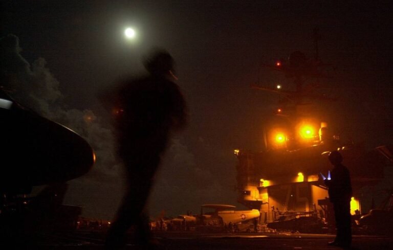 Houthis claims attack against US carrier group