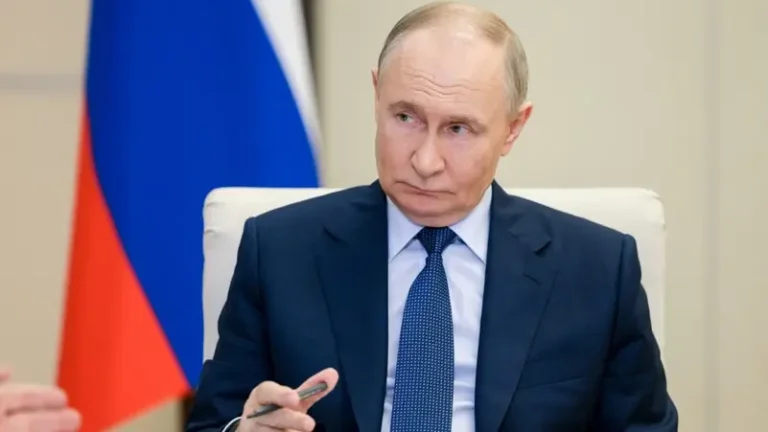 Putin approves big revamp of Russia’s navy, Kremlin aide says